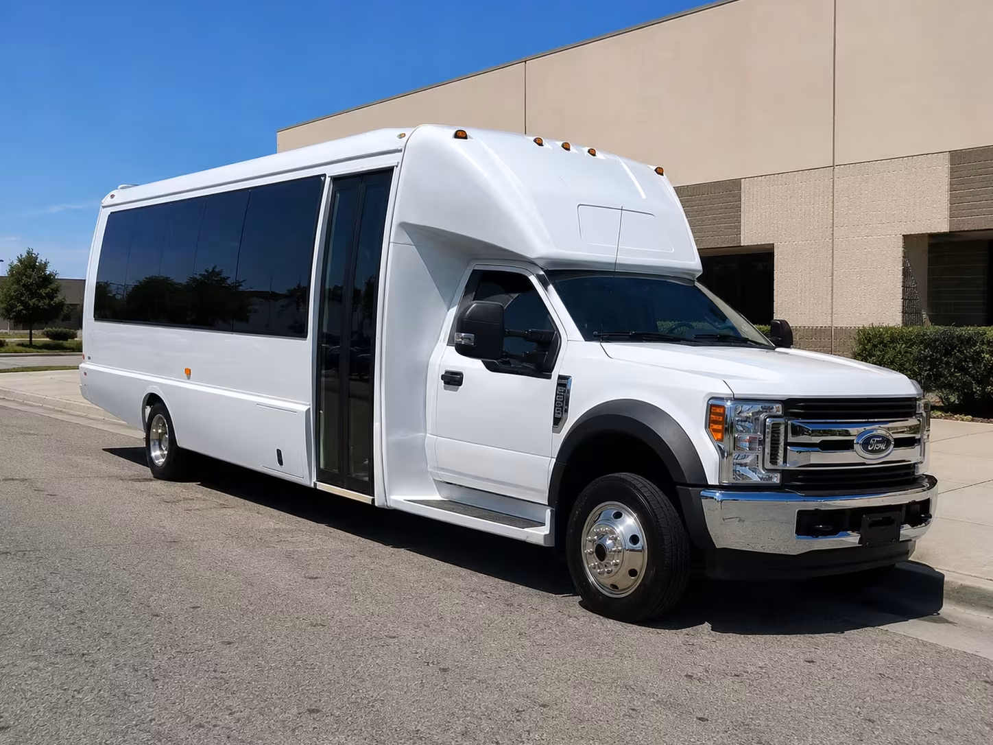 minibus and motorcoach rentals sized for brownsville airport groups