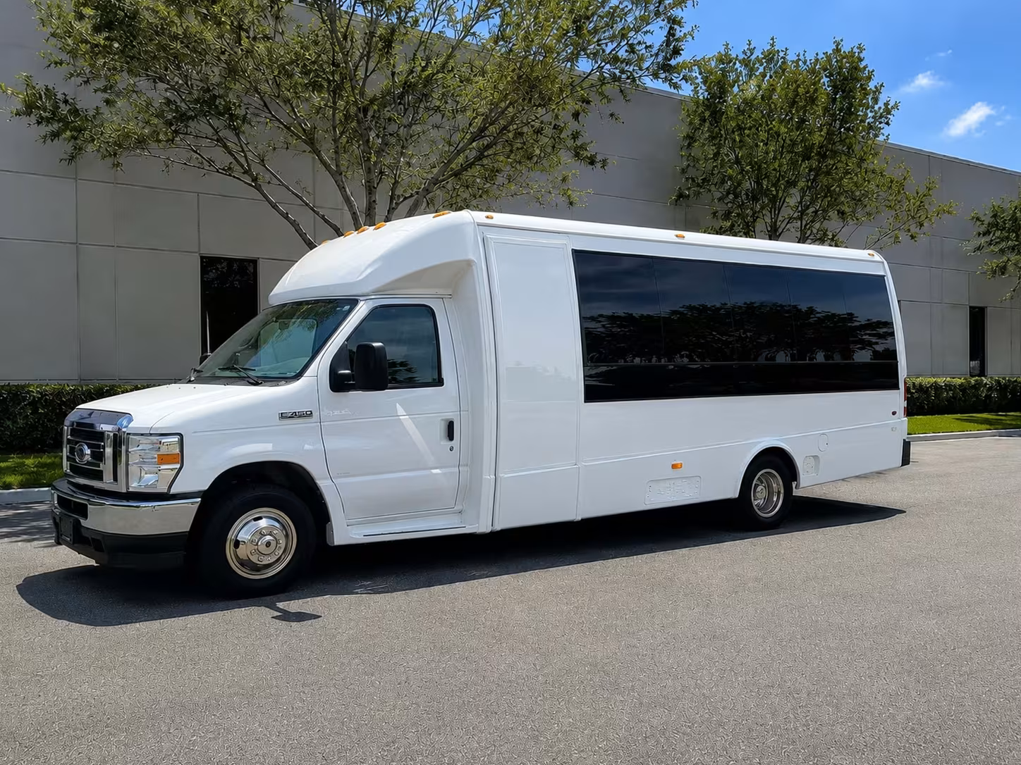 minibus rentals for outdoor wedding venues near brownsville