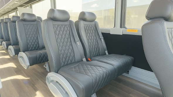 brownsville 25 passenger minibus rental